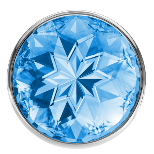 Малая серебристая анальная пробка Diamond Light blue Sparkle Small с голубым кристаллом - 7 см. фото 3
